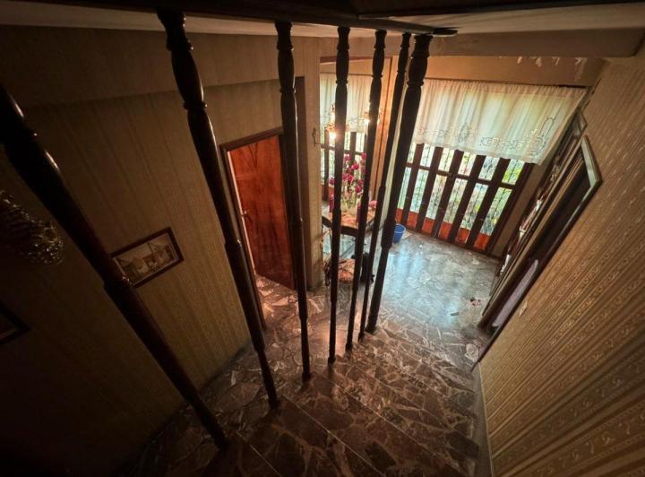 Casa · 194m² · 6 Ambientes · 2 Cocheras