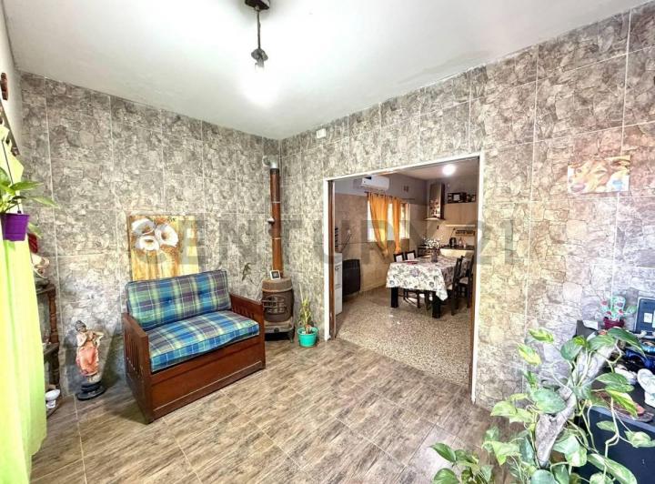 Casa · 125m² · 5 Ambientes · 2 Cocheras