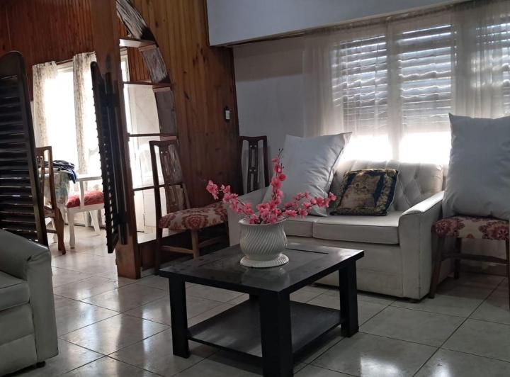 Casa · 175m² · 4 Ambientes · 1 Cochera