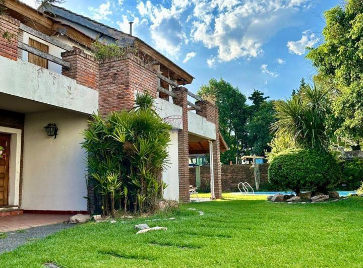 Casa · 150m² · 4 Ambientes · 2 Cocheras