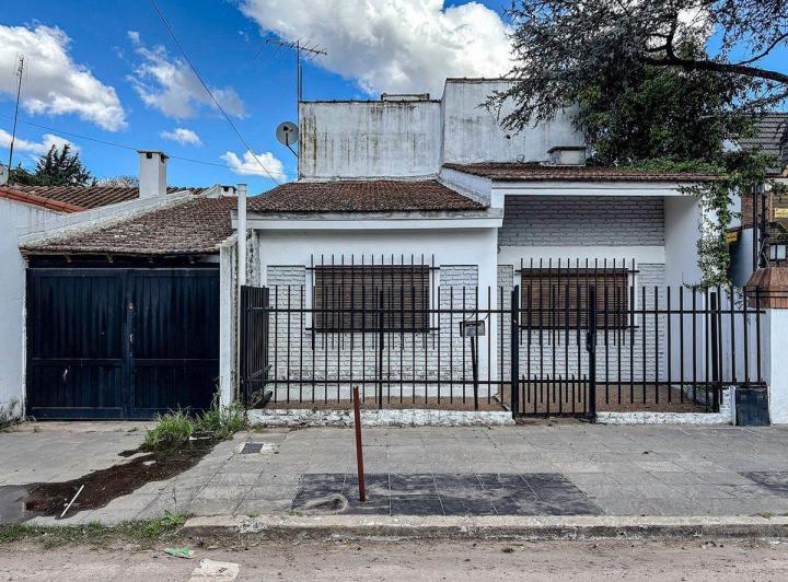 Casa · 90m² · 4 Ambientes · 1 Cochera