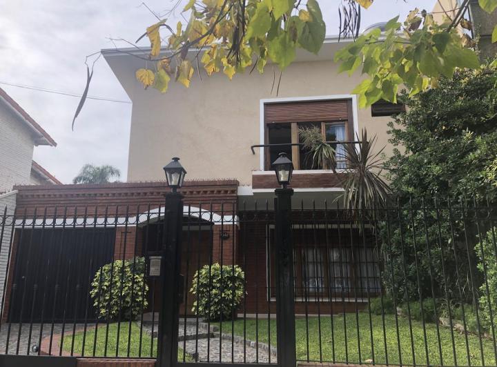 Casa · 295m² · 5 Ambientes · 1 Cochera