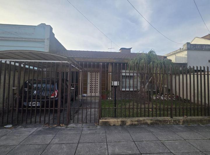 Casa · 126m² · 3 Ambientes · 1 Cochera