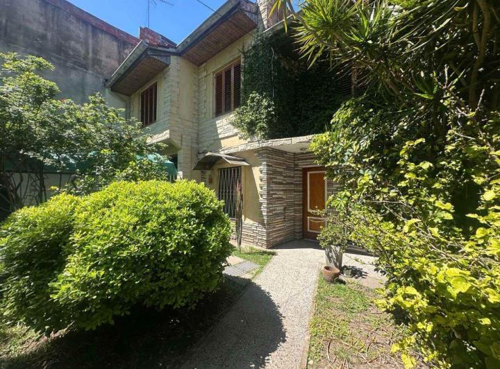 Casa · 133m² · 6 Ambientes · 1 Cochera