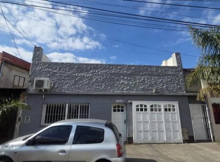 Casa · 130m² · 3 Ambientes · 1 Cochera