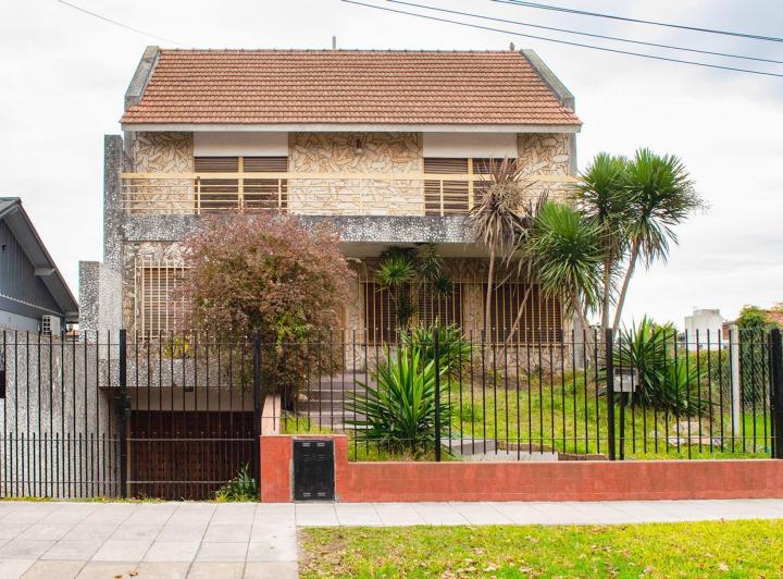 Casa · 306m² · 5 Ambientes · 2 Cocheras