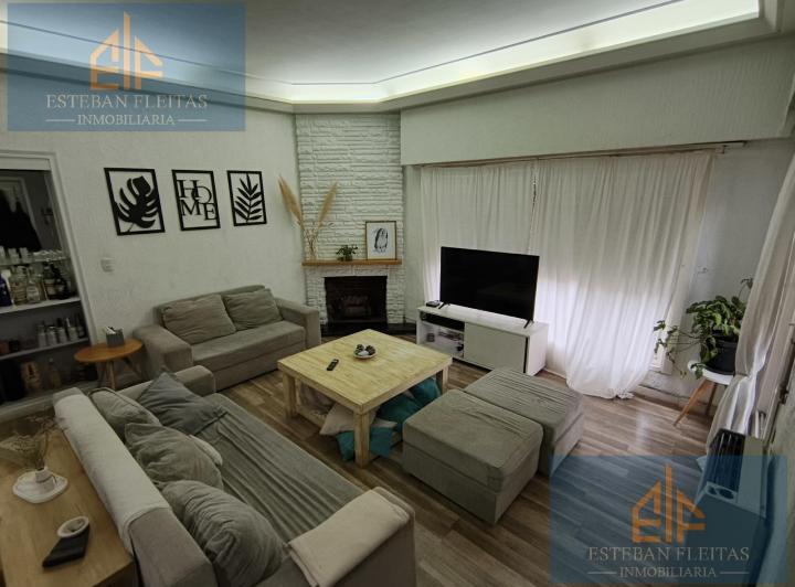 Casa · 220m² · 5 Ambientes · 1 Cochera