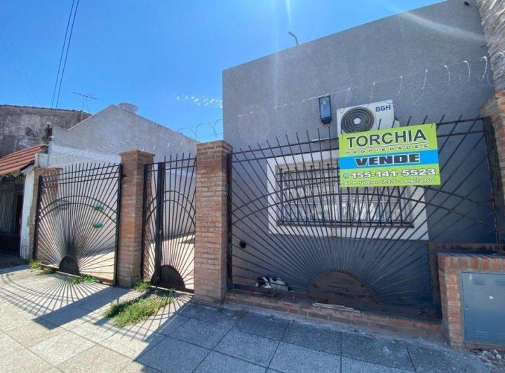 Casa · 10m² · 3 Ambientes · 1 Cochera