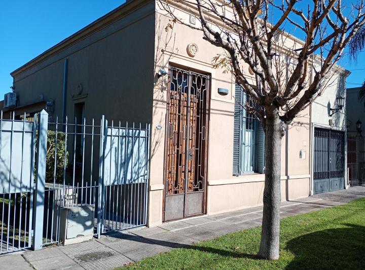 Casa · 126m² · 5 Ambientes · 2 Cocheras