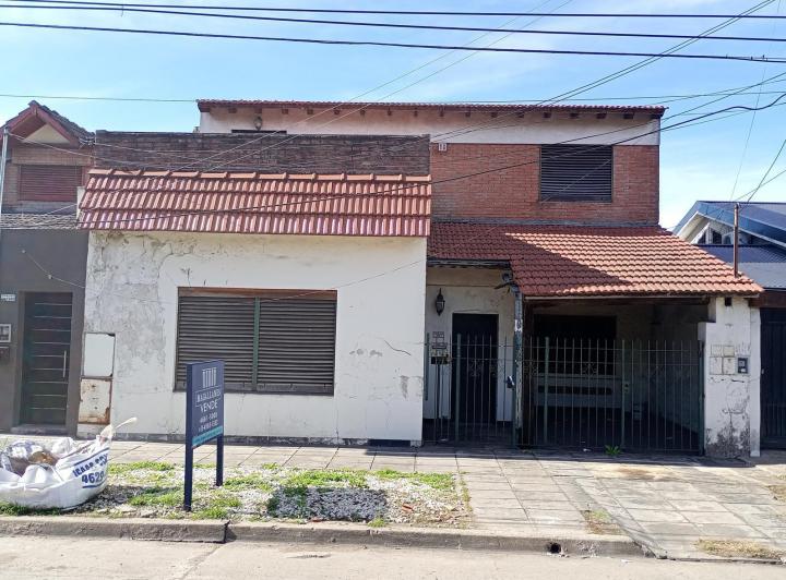 Casa · 120m² · 6 Ambientes · 1 Cochera