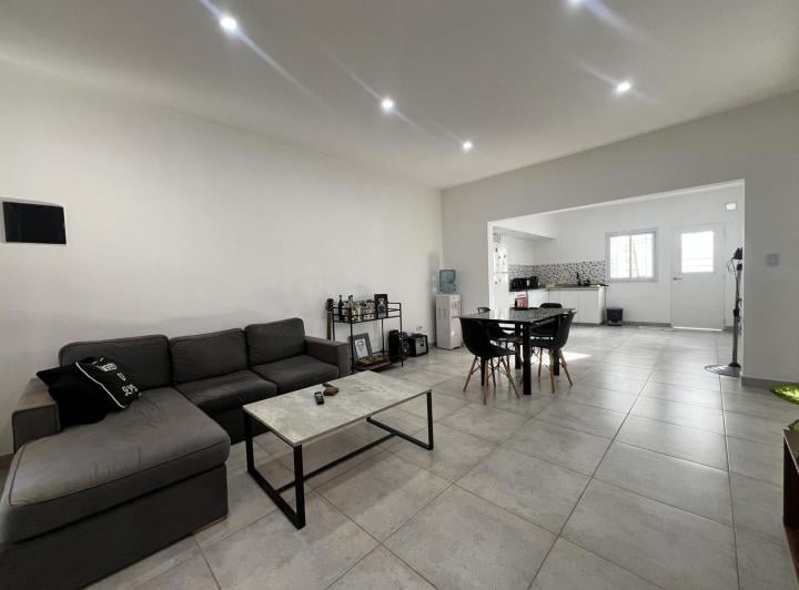 Casa · 100m² · 3 Ambientes · 1 Cochera