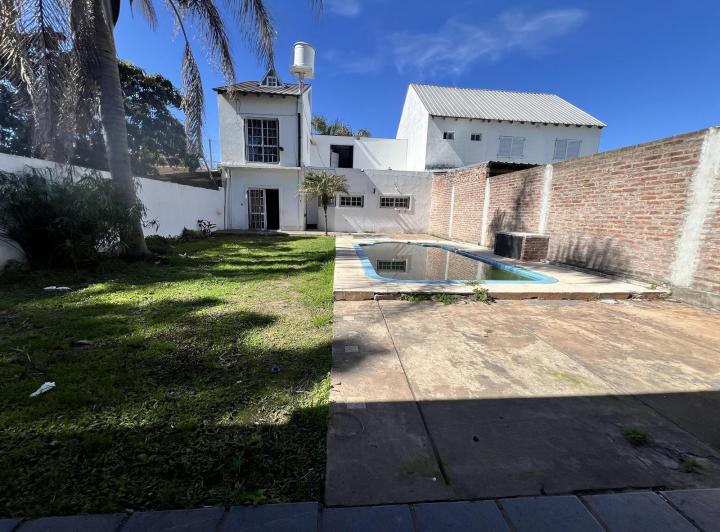 Casa · 250m² · 5 Ambientes · 1 Cochera