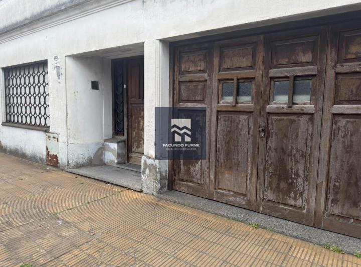 Casa · 220m² · 4 Ambientes · 1 Cochera