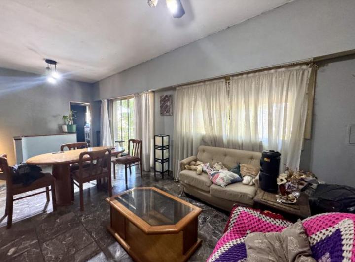 Casa · 120m² · 6 Ambientes · 2 Cocheras