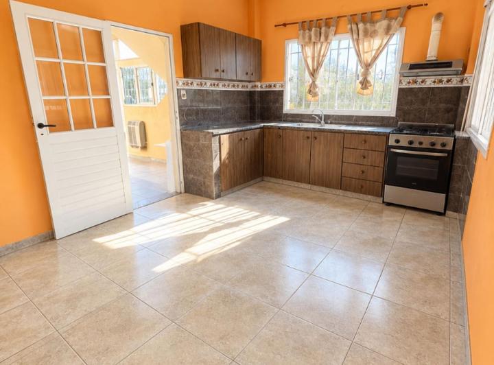 Casa · 182m² · 4 Ambientes · 1 Cochera