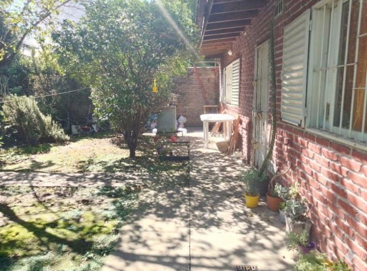 Casa · 145m² · 2 Ambientes · 1 Cochera