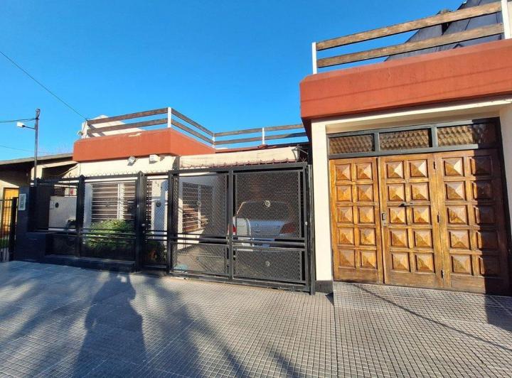 Casa · 267m² · 4 Ambientes · 2 Cocheras