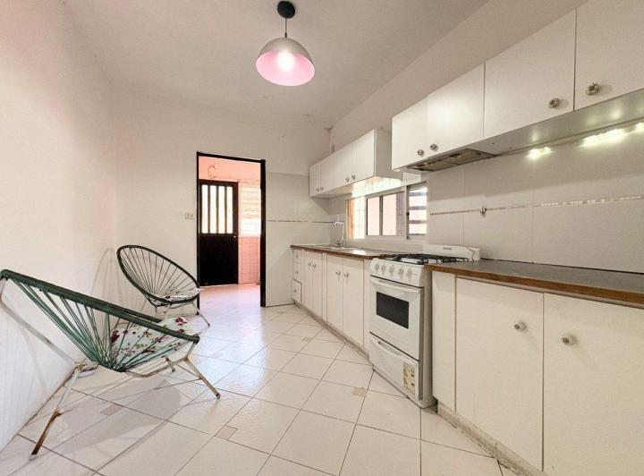 Casa · 219m² · 7 Ambientes · 1 Cochera