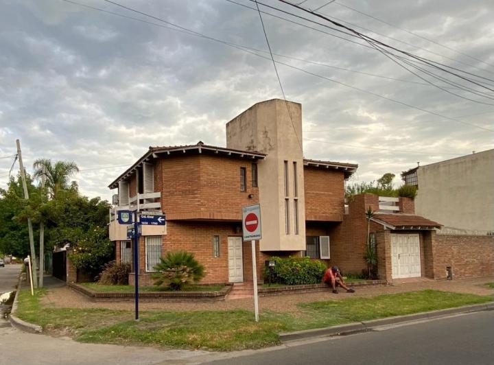Casa · 146m² · 3 Dormitorios · 1 Cochera