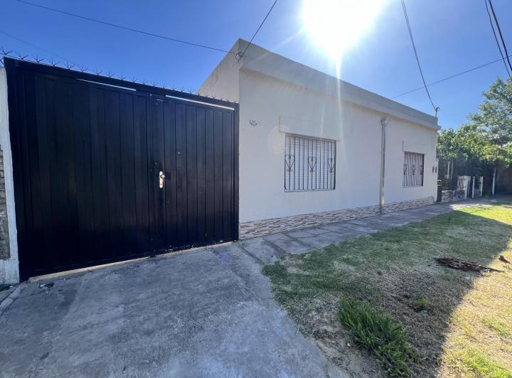 Casa · 70m² · 3 Ambientes · 2 Cocheras