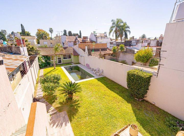 Casa · 162m² · 6 Ambientes · 2 Cocheras