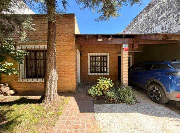 Casa · 171m² · 4 Ambientes · 1 Cochera