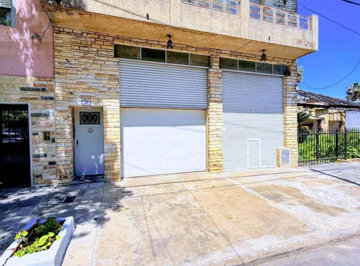 Depósito · 260m² · 2 Ambientes · 10 Cocheras