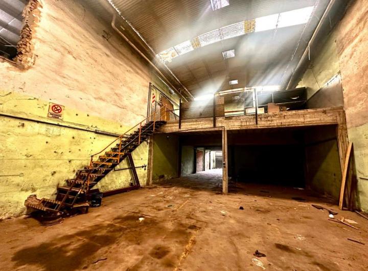 Local comercial · 380m²