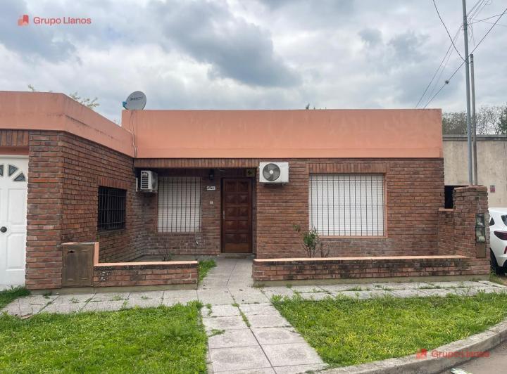 Casa · 83m² · 3 Ambientes · 1 Cochera