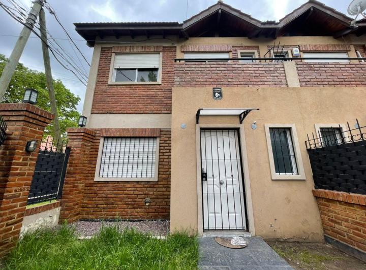 Casa · 100m² · 3 Ambientes · 1 Cochera