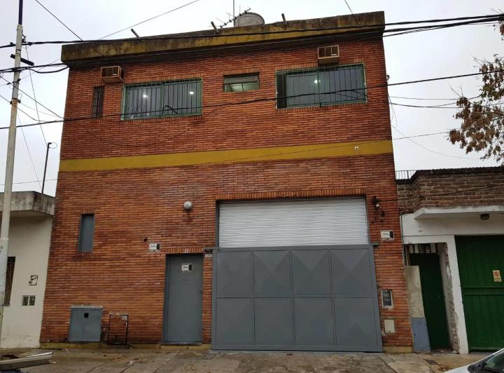 Bodega-Galpón · 450m² · 4 Ambientes