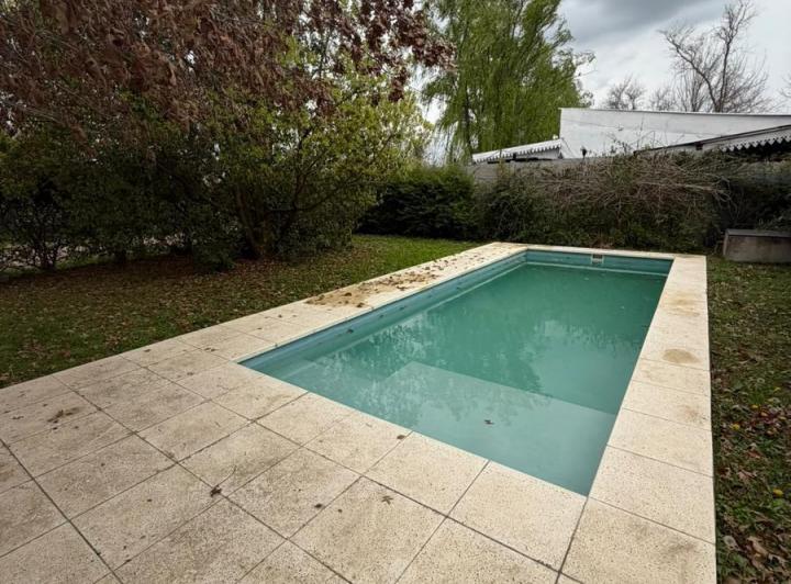 Casa · 585m² · 3 Ambientes