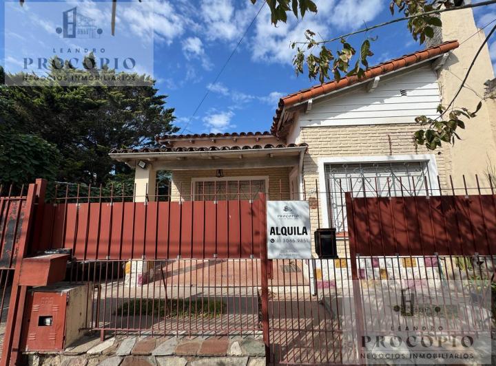 Casa · 65m² · 3 Ambientes · 3 Cocheras