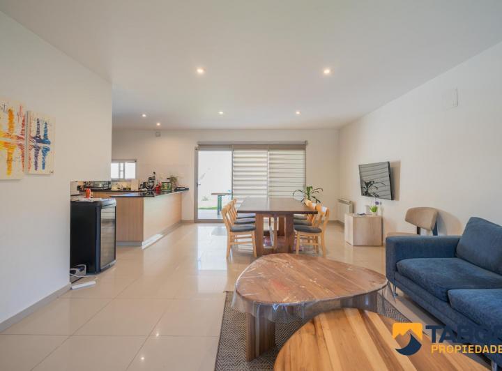 Casa · 173m² · 3 Ambientes · 2 Cocheras