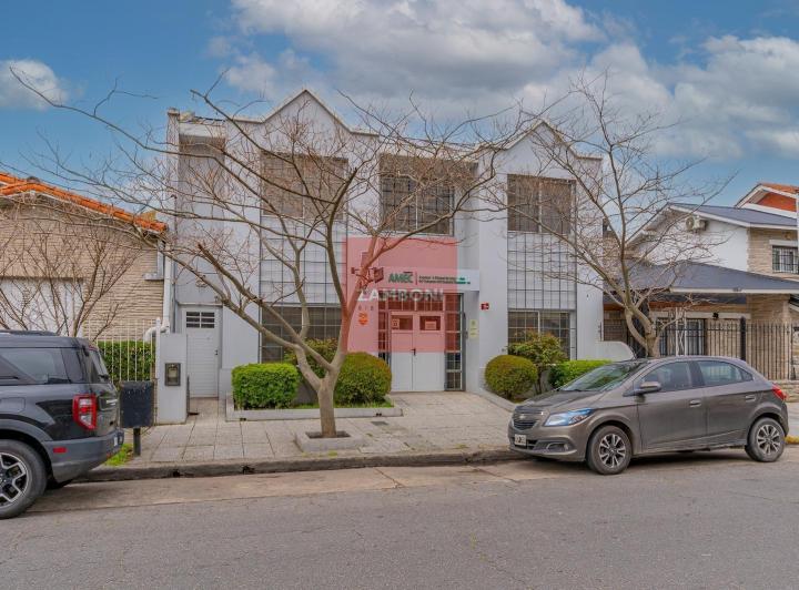 Casa · 350m² · 12 Ambientes