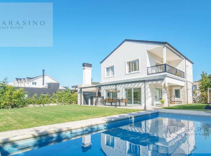 Casa · 185m² · 4 Ambientes · 6 Cocheras