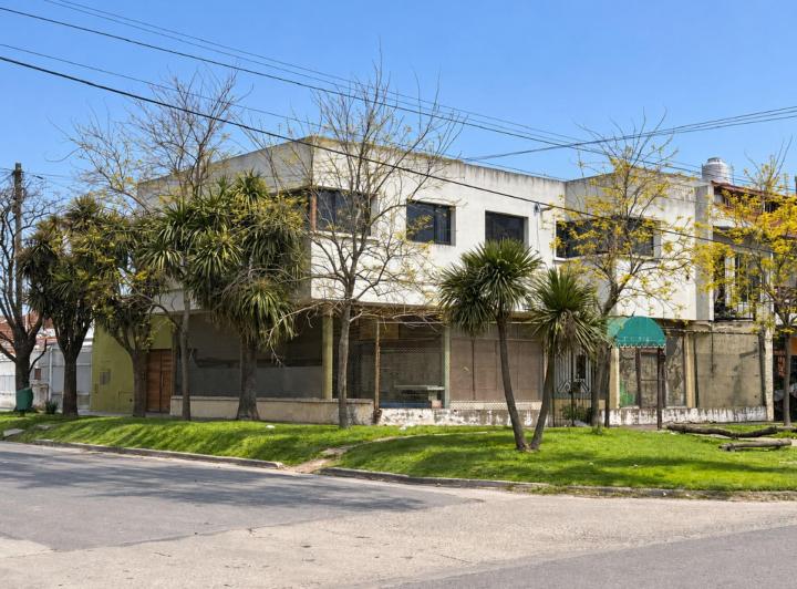 Local comercial · 234m²