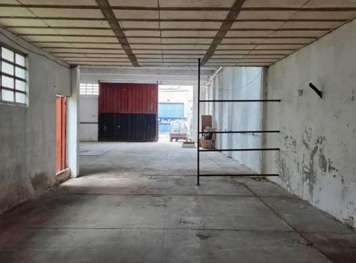 Bodega-Galpón · 240m²