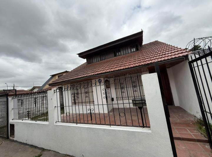Casa · 90m² · 4 Ambientes · 1 Cochera