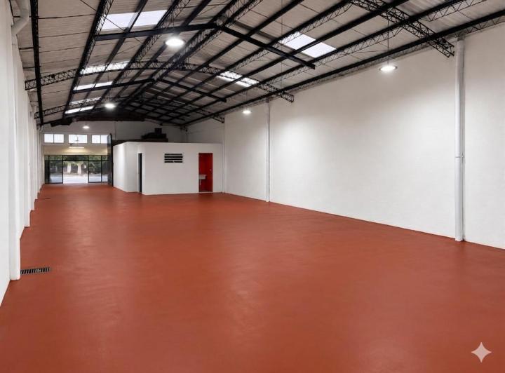 Bodega-Galpón · 375m² · 3 Ambientes · 26 Cocheras