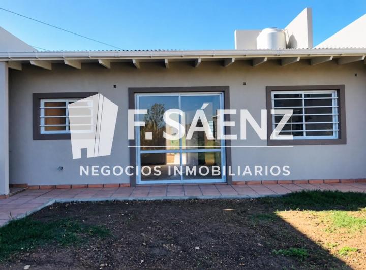 Casa · 250m² · 3 Ambientes · 2 Cocheras