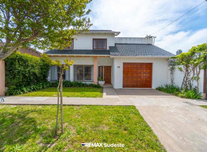 Casa · 192m² · 5 Ambientes · 1 Cochera
