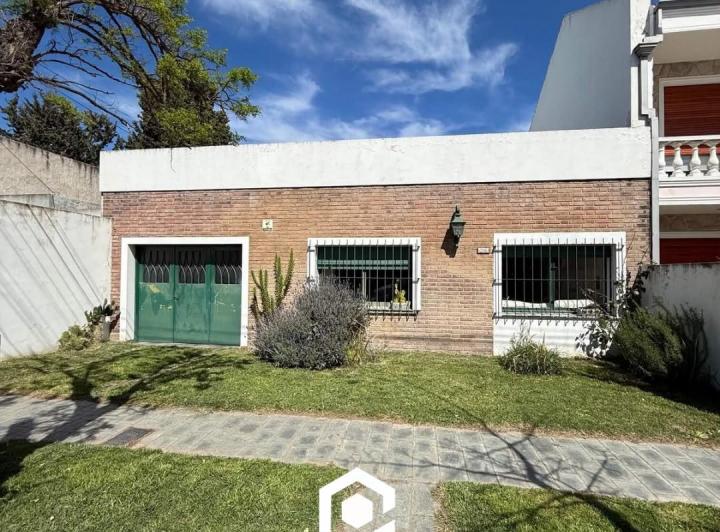 Casa · 1m² · 2 Dormitorios