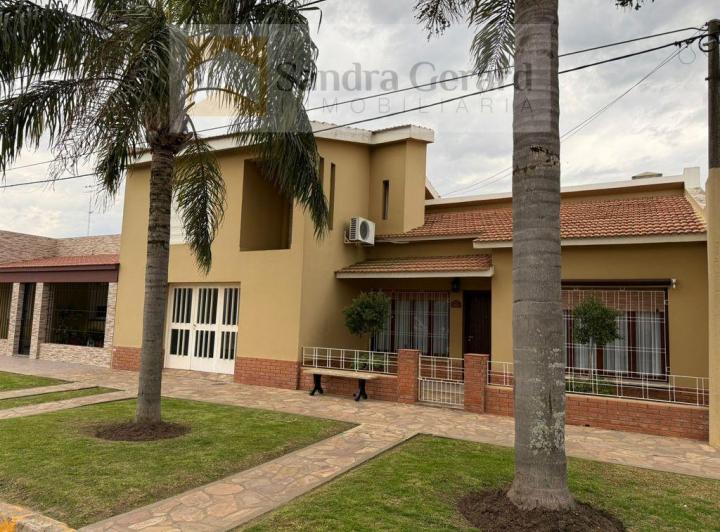 Casa · 148m² · 6 Ambientes · 1 Cochera