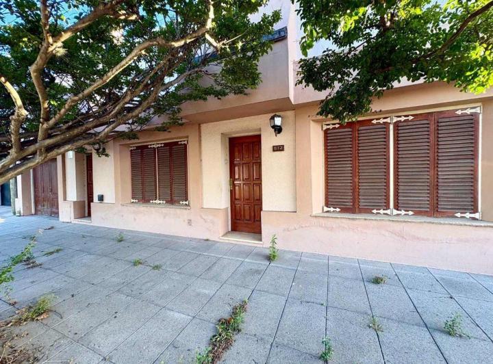 Casa · 307m² · 5 Ambientes · 1 Cochera