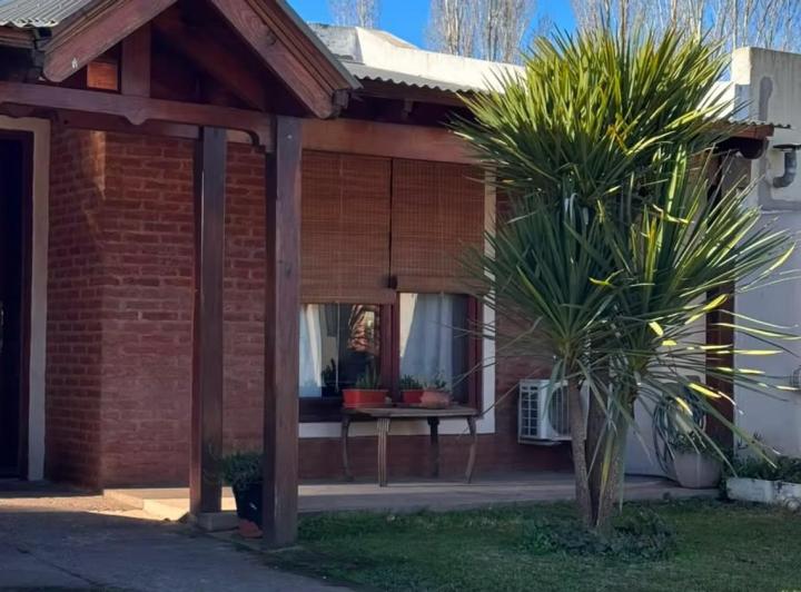 Casa · 90m² · 4 Ambientes · 1 Cochera