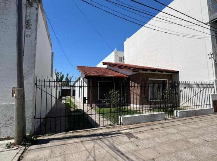 Casa · 135m² · 4 Ambientes · 4 Cocheras