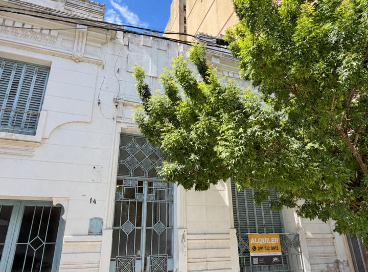 Casa · 180m² · 5 Ambientes · 1 Cochera