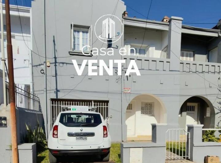 Casa · 240m² · 6 Ambientes · 1 Cochera