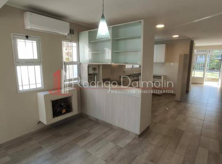 Casa · 160m² · 4 Ambientes · 3 Cocheras